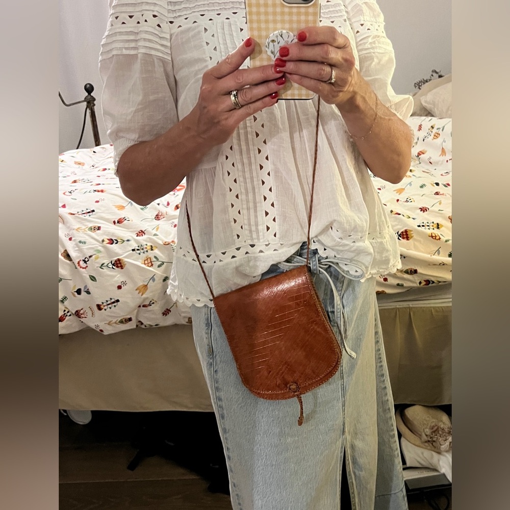 Very cool vintage leather Crossbody